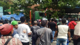 truk-tabrak-tower-di-bekasi